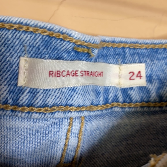 Levi’s Ribcage Straight Jeans - Picture 12 of 13